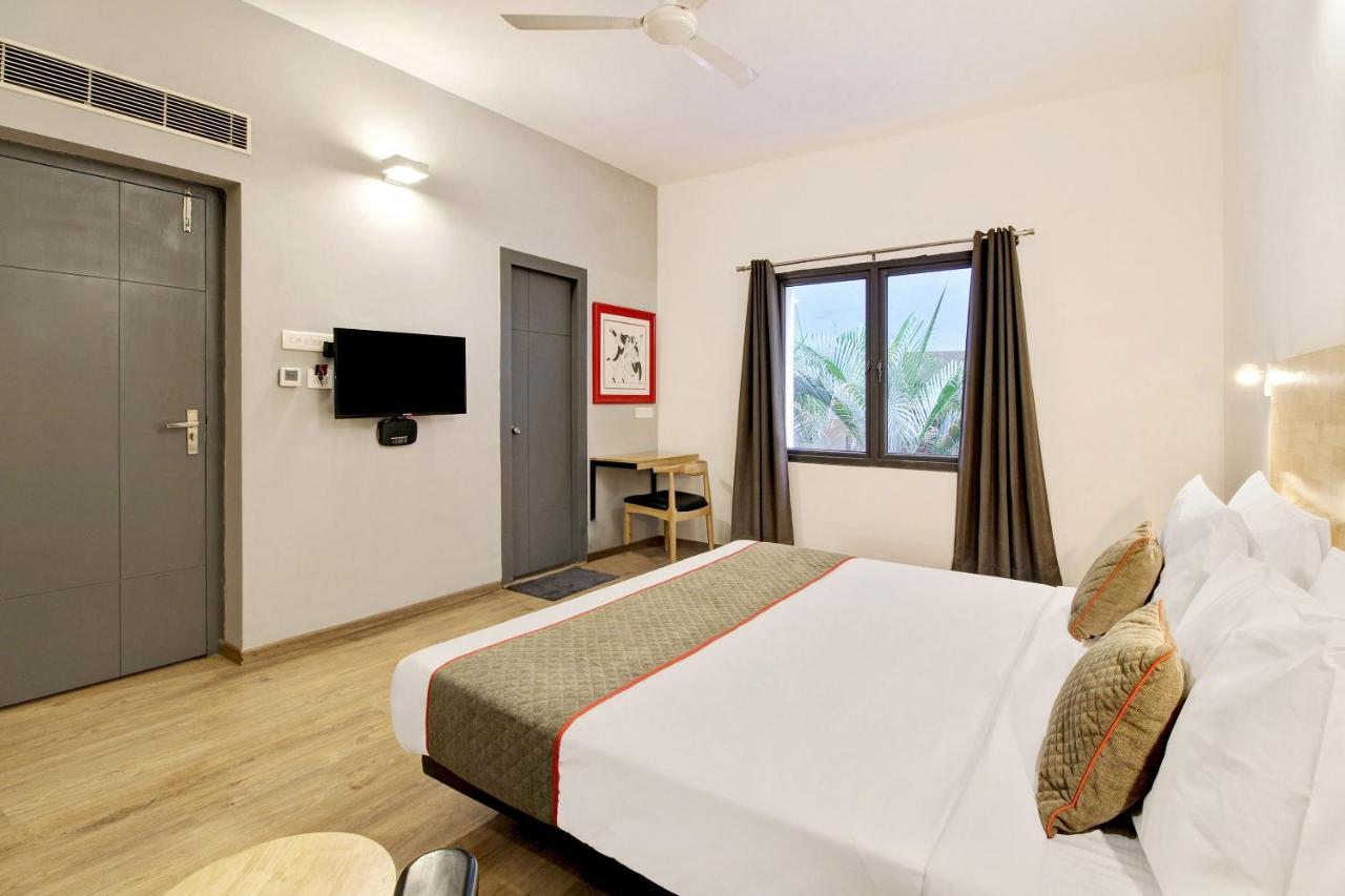 Oyo Townhouse 9 Hitech City Hyderabad Exterior photo