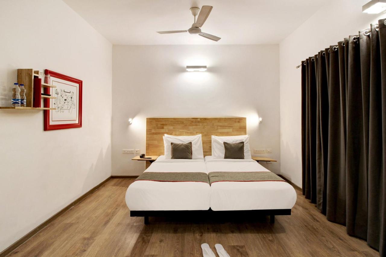 Oyo Townhouse 9 Hitech City Hyderabad Exterior photo