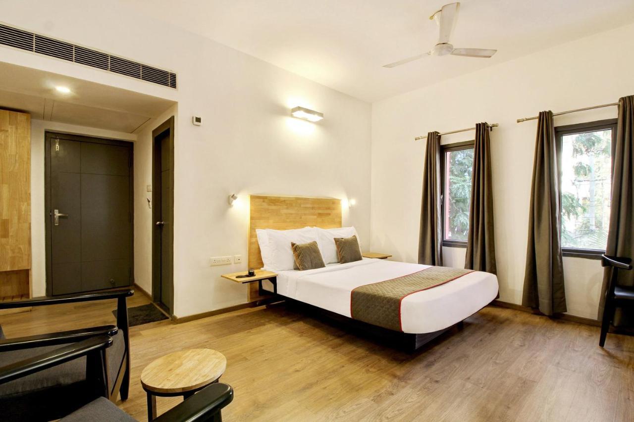 Oyo Townhouse 9 Hitech City Hyderabad Exterior photo